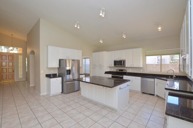 Building Photo - 230 E Appaloosa Ct
