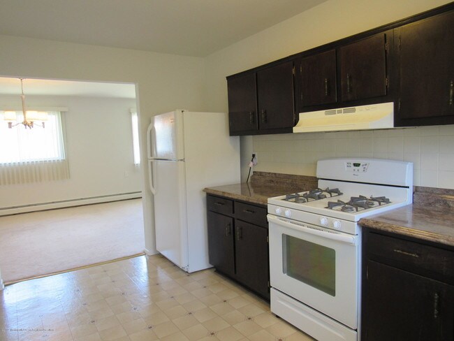 Building Photo - 157 Charlotteville Dr S