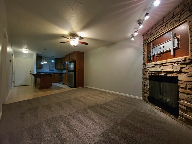 Foto del edificio - 5614 Meadow Ln