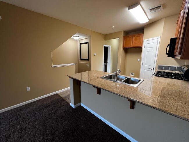 Building Photo - 50 Regency Park Cir