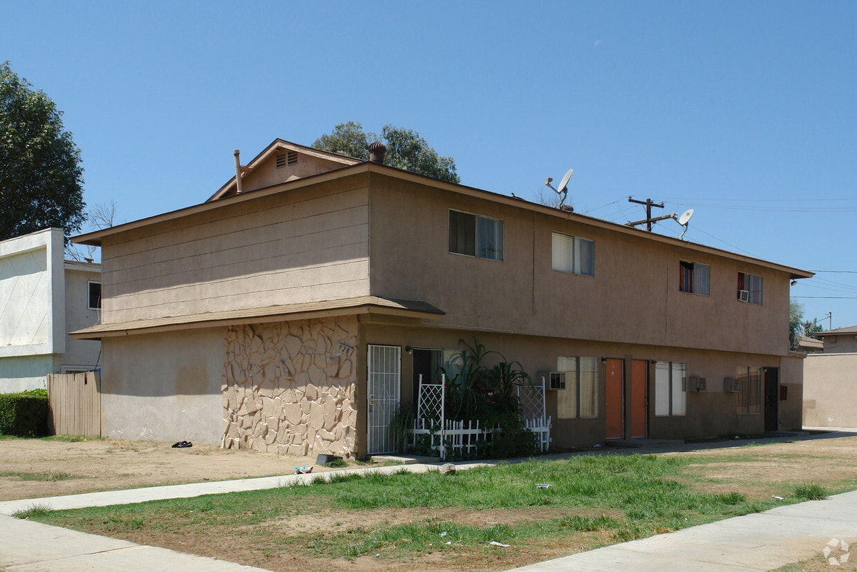 Primary Photo - 928 N Cota St