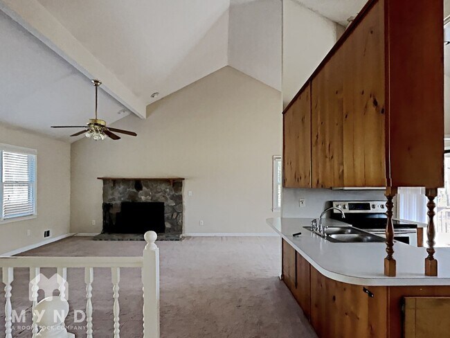 Building Photo - 3255 Sharon Ln