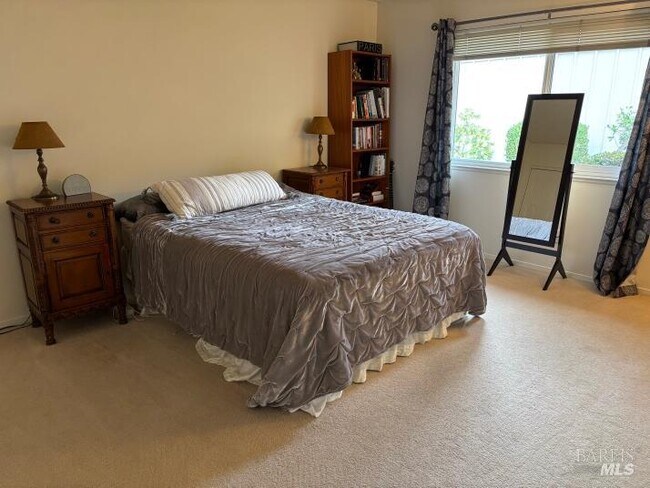 Foto del edificio - 404 Meadowgreen Dr