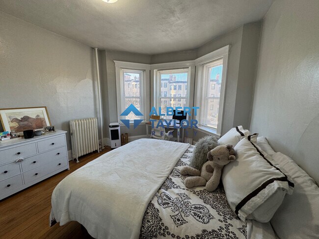 Foto del edificio - 466 Park Dr