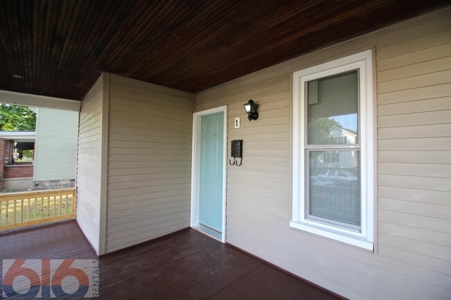 Foto del edificio - 116 Gold Ave SW