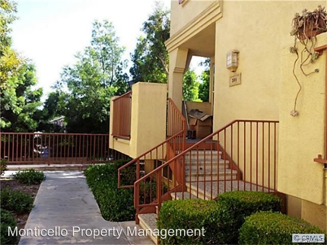Primary Photo - 389 W Summerfield Cir