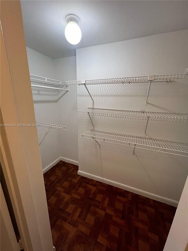 Foto del edificio - 17901 NW 68th Ave