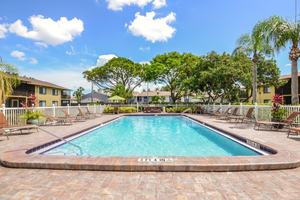 Bay Club - Apartments In Bradenton, Fl 