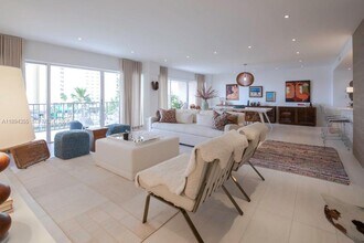 Building Photo - 1800 NE 114th St