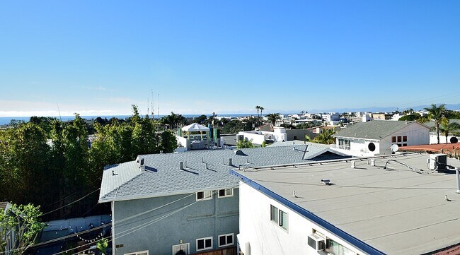 Building Photo - 682 4th St