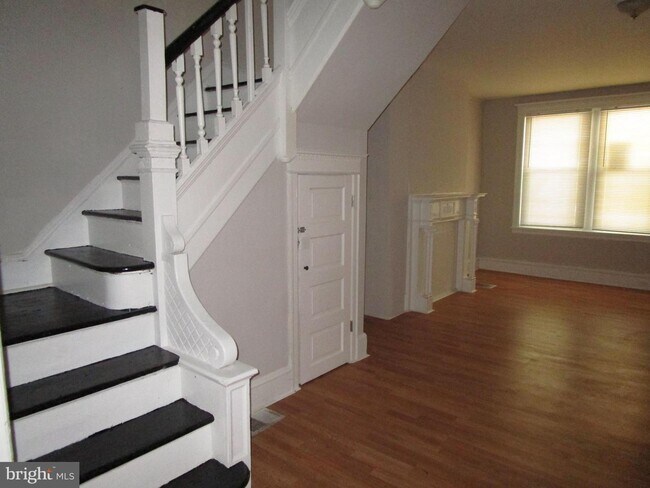 Building Photo - 1308 W Rockland St