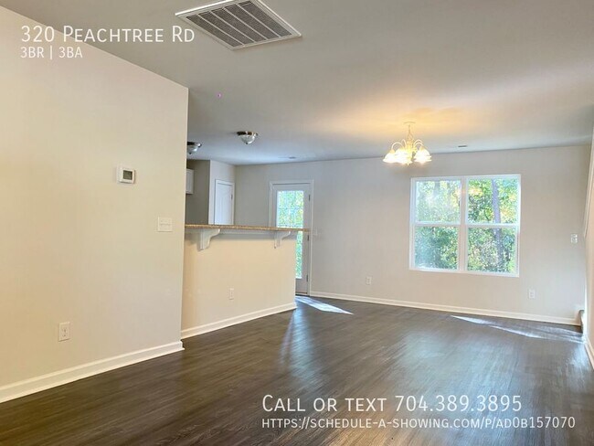 Foto del edificio - 320 Peachtree Rd