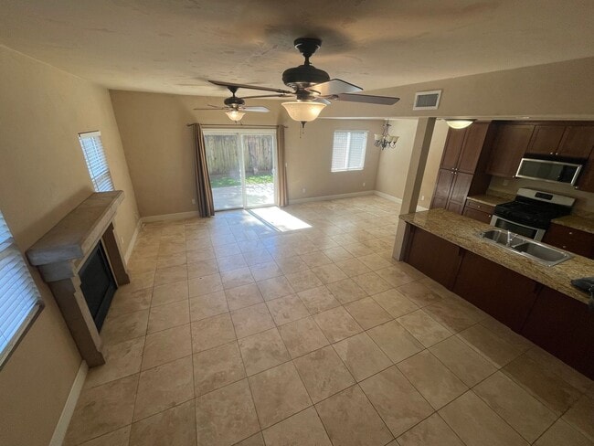 Photo - 3 Bedroom 3 1/2 Bath in hte Heart of Carmichael Townhome