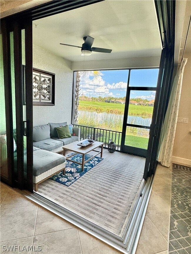 Foto del edificio - 5690 Mayflower Way