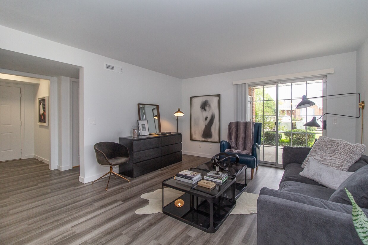 Ivy Hills Living Spaces Apartments in Newtown, OH