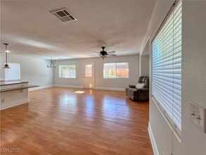 Building Photo - 259 Dogleg Dr