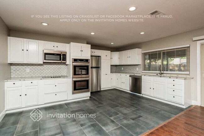 Foto del edificio - 5001 Thompson Dr