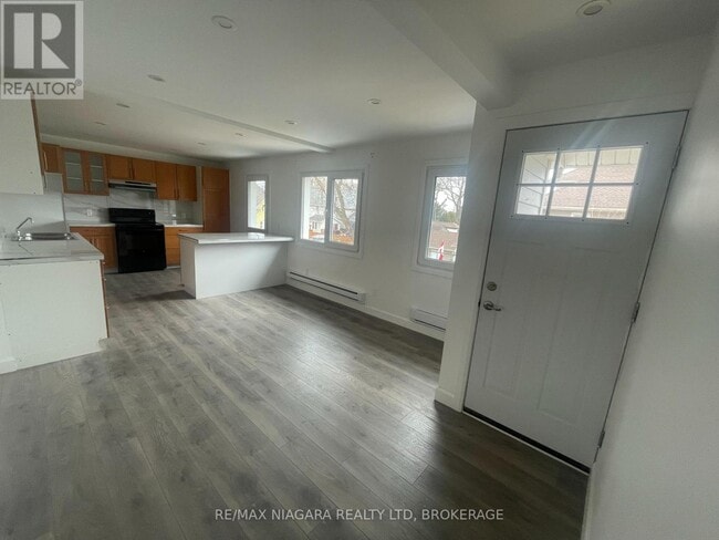 Photo du bâtiment - 4992 Mcrae St