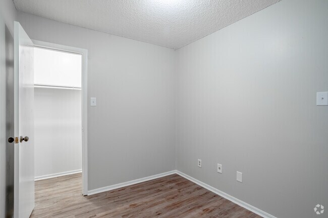 2HAB,1BA-850 ft² - Phoenix Village Apartments