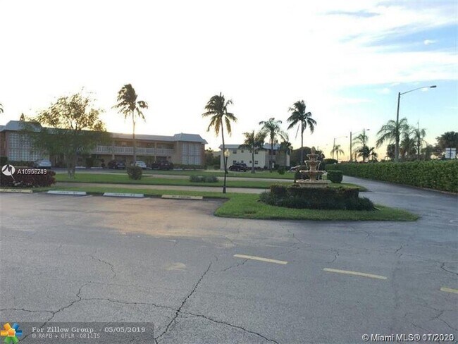 Foto del edificio - 9788 Marina Blvd