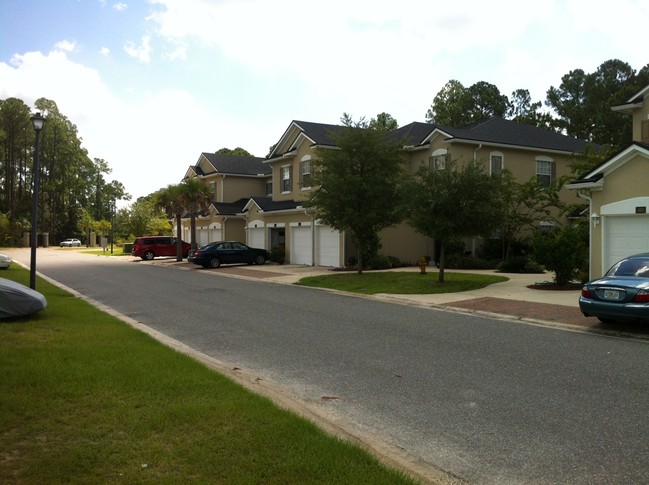 Building Photo - Heron Cove Apartments