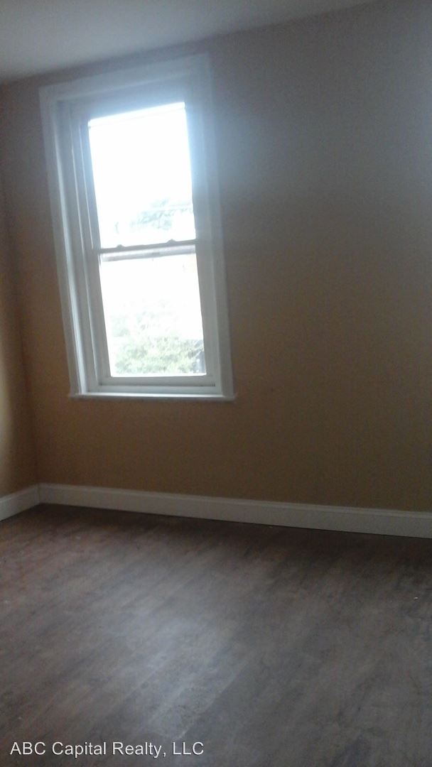 Building Photo - 1222 N 56th St