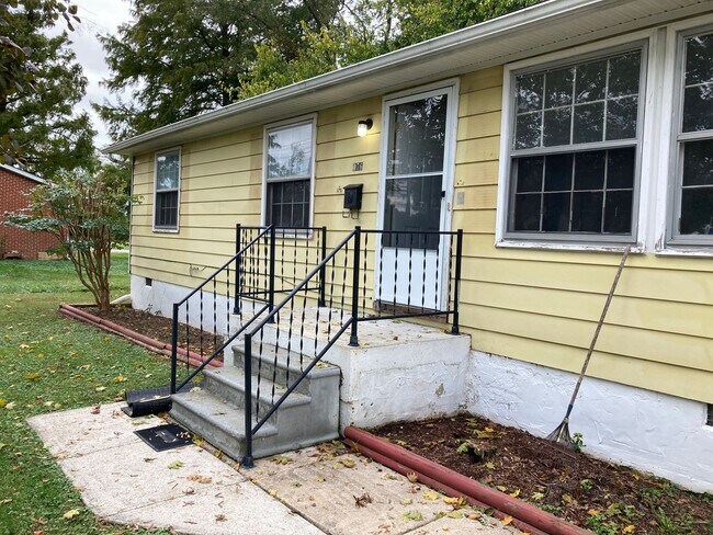 Building Photo - Two Bedroom Single Family Home in Aberdeen...