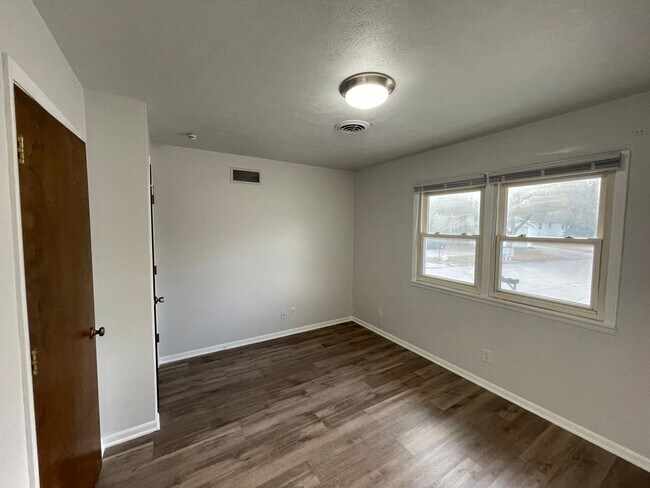 Foto del edificio - BRI-900