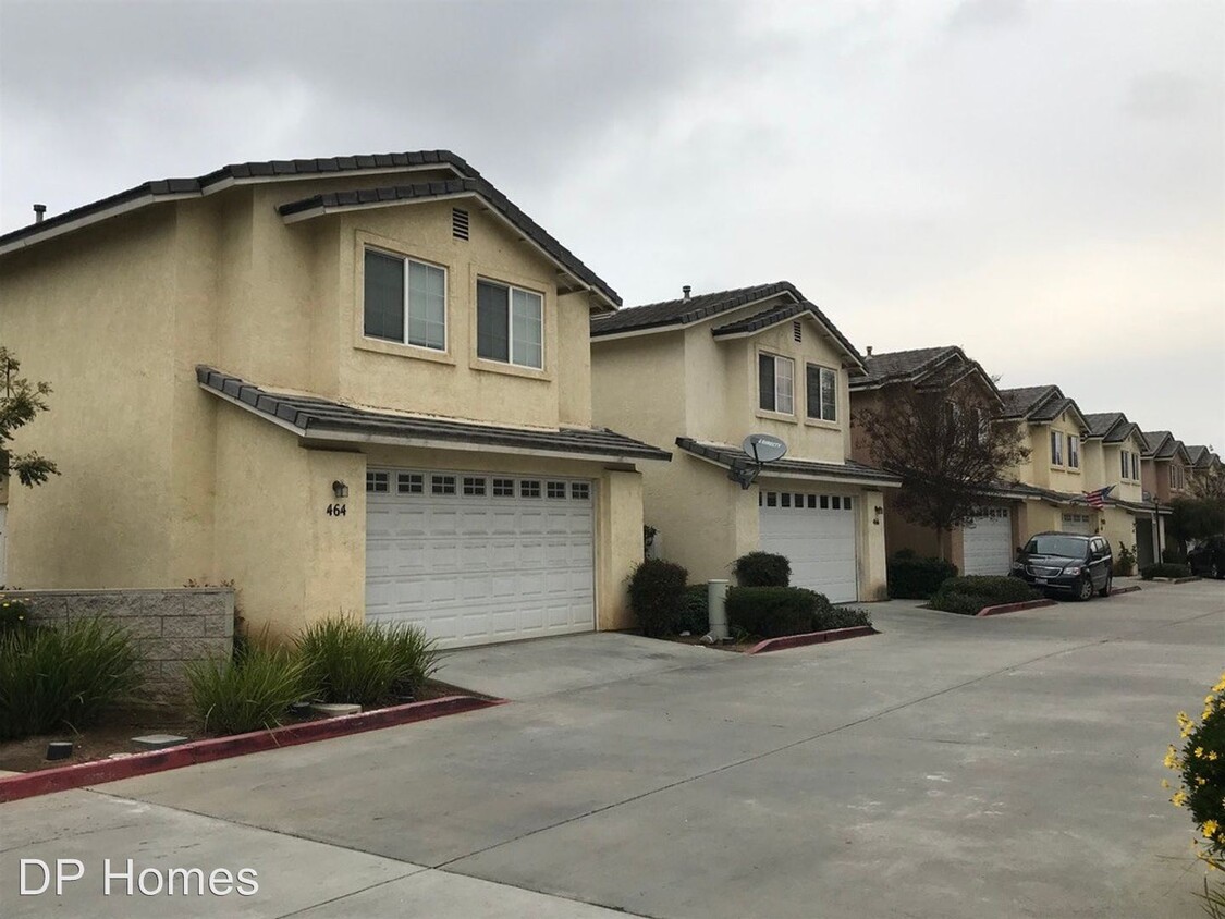 Building Photo - 512 Hart Dr