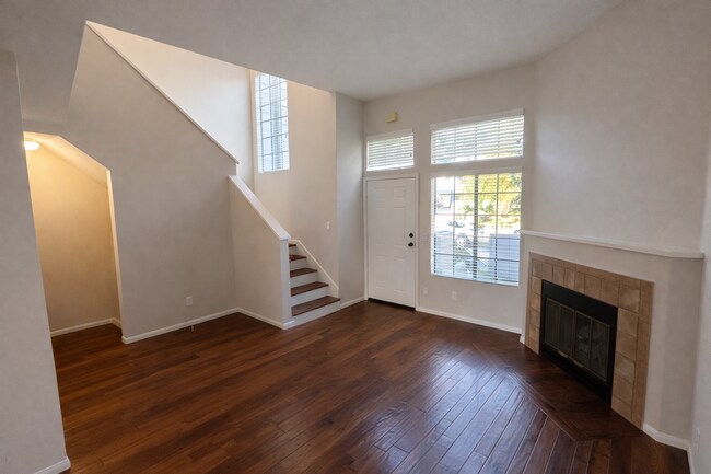 Foto del edificio - Dual-Suite Condo with Direct-Access Garage & Prime Location