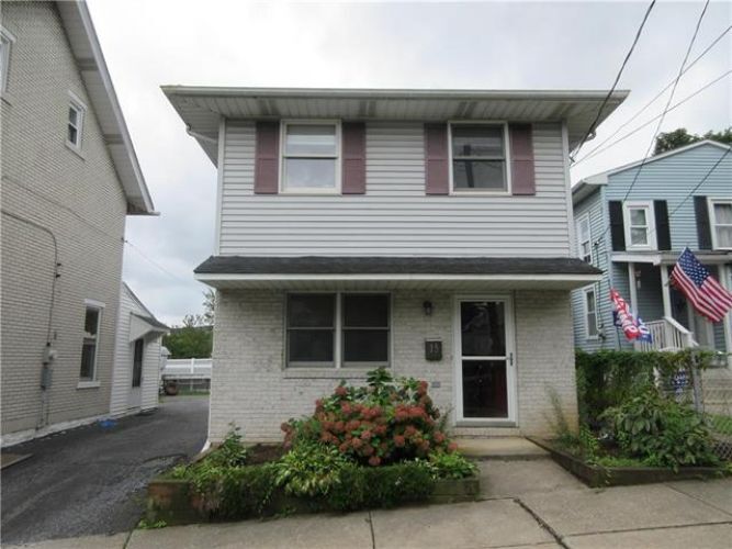 Primary Photo - 15 W Fairview St