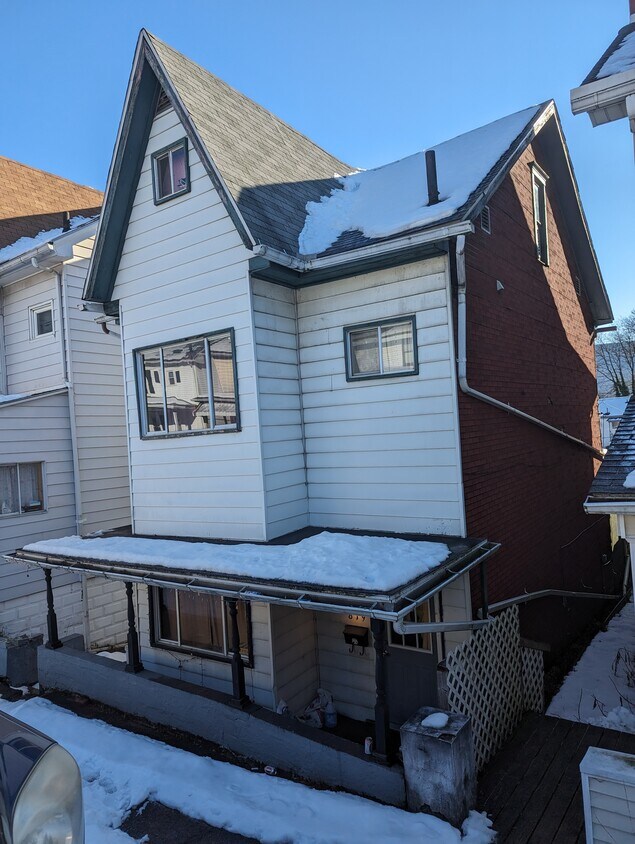 Building Photo - 819 Bell Ave
