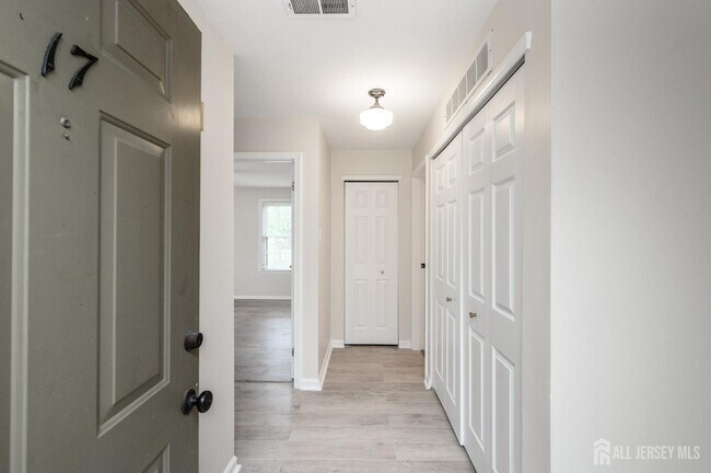 Foto del edificio - 17 Chelmsford Ct