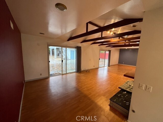 Foto del edificio - 1745 Bridgeport Ave