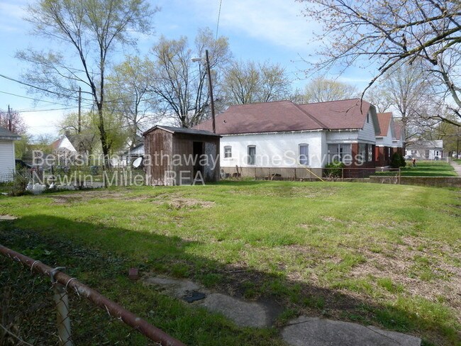 Building Photo - 1002 N 14th St