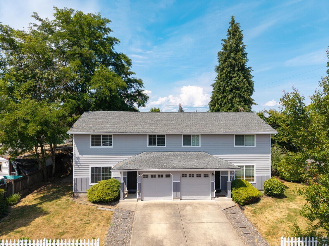 Foto principal - 2333 21st Ave