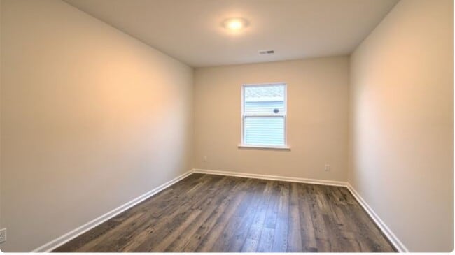 Building Photo - 403 Bonifay Dr