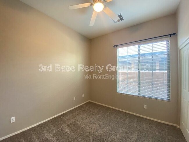 Building Photo - 4442 N Jackson Ct