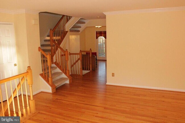 Building Photo - 46782 Graham Cove Square