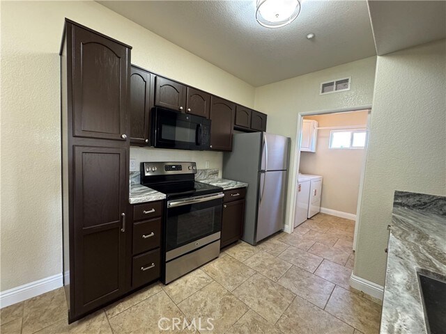 Foto del edificio - 41410 Juniper St