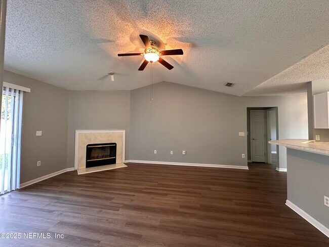 Building Photo - 3860 Hideaway Lane