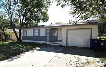 Building Photo - 2107 Brantley Ave