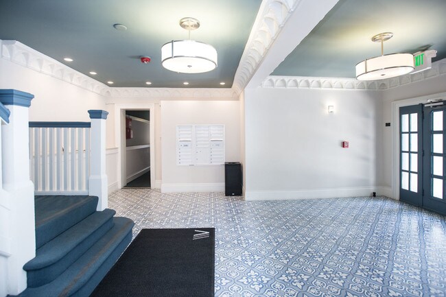 Building Photo - 621 Stockton St
