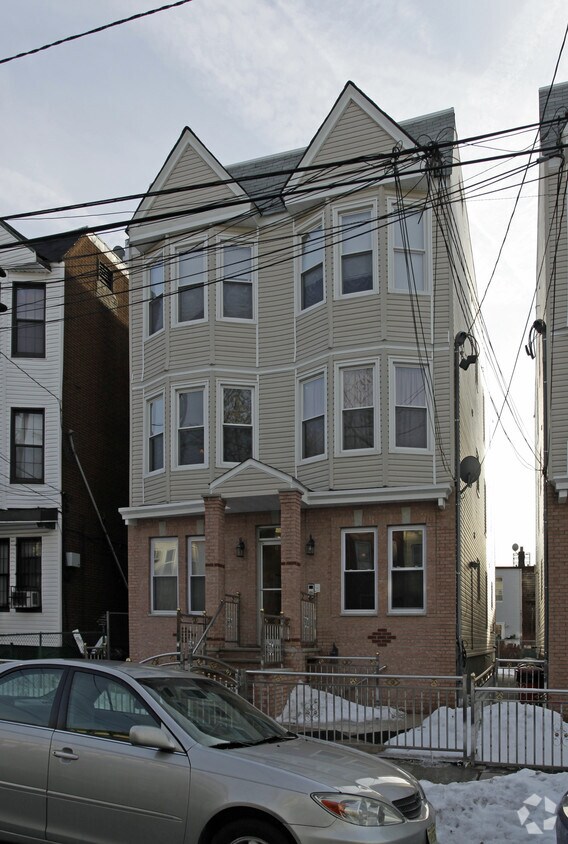 Foto del edificio - 41 Clarke Ave
