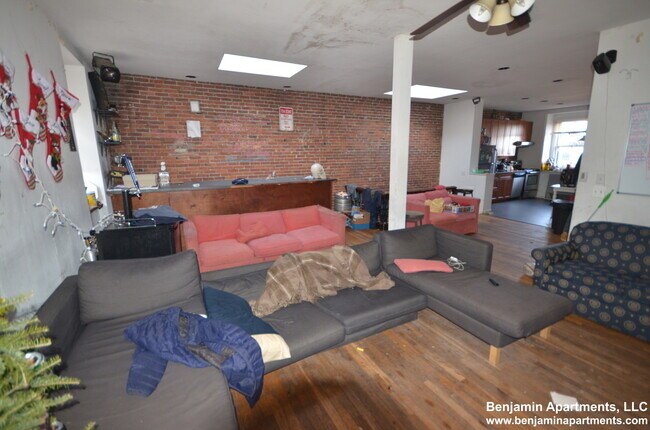 Foto del edificio - 486 Massachusetts Ave