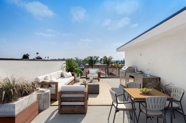 Building Photo - 2015 S Redondo Blvd