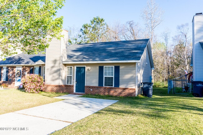 Building Photo - 171 Brenda Dr