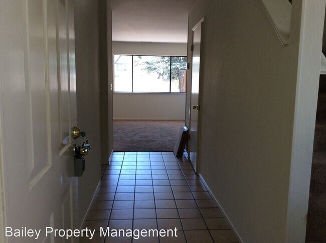 Building Photo - 3 br, 2.5 bath House - 100 Terry Loop