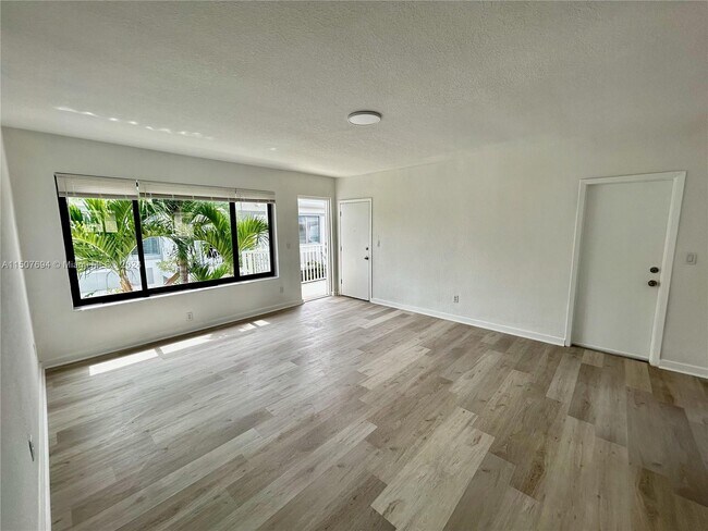 Building Photo - 875 80th St