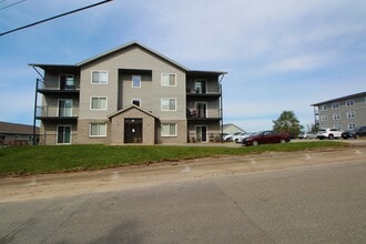 Building Photo - 15 Magazine St